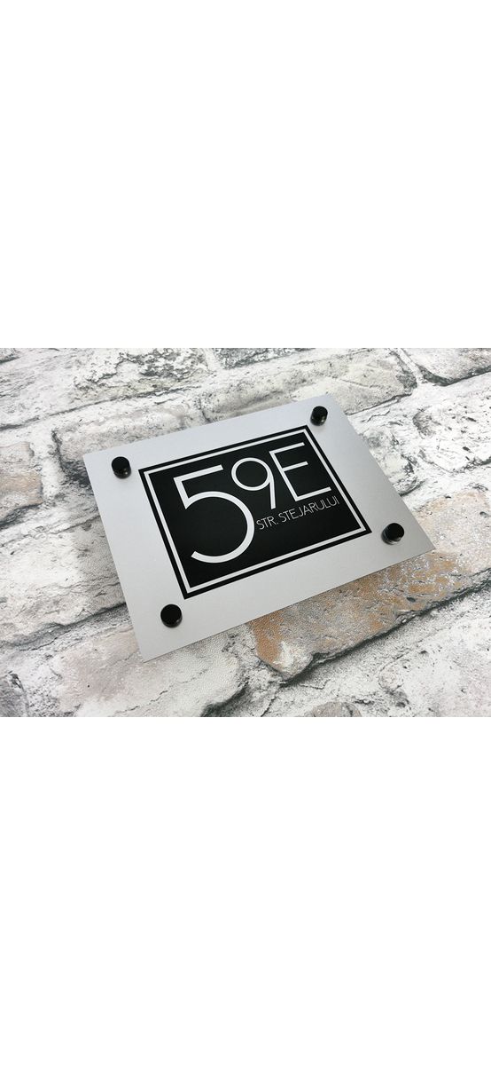 Plăcuță adresă model modern, din bond argintiu sau auriu, cu text personalizat