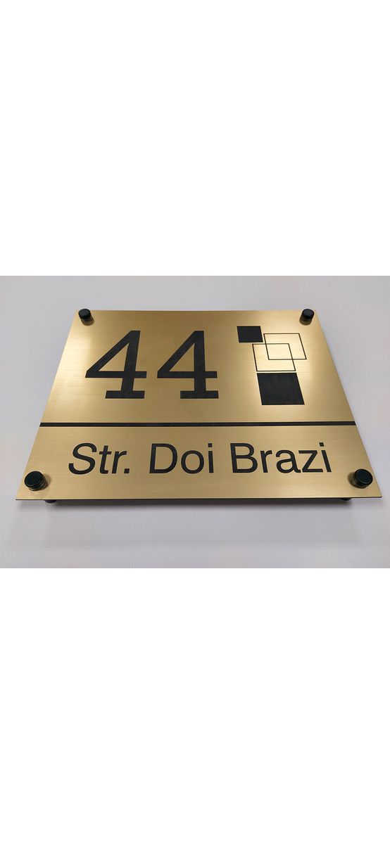 Plăcuţă cu număr și/sau adresă casă, din bond auriu, cu text personalizat