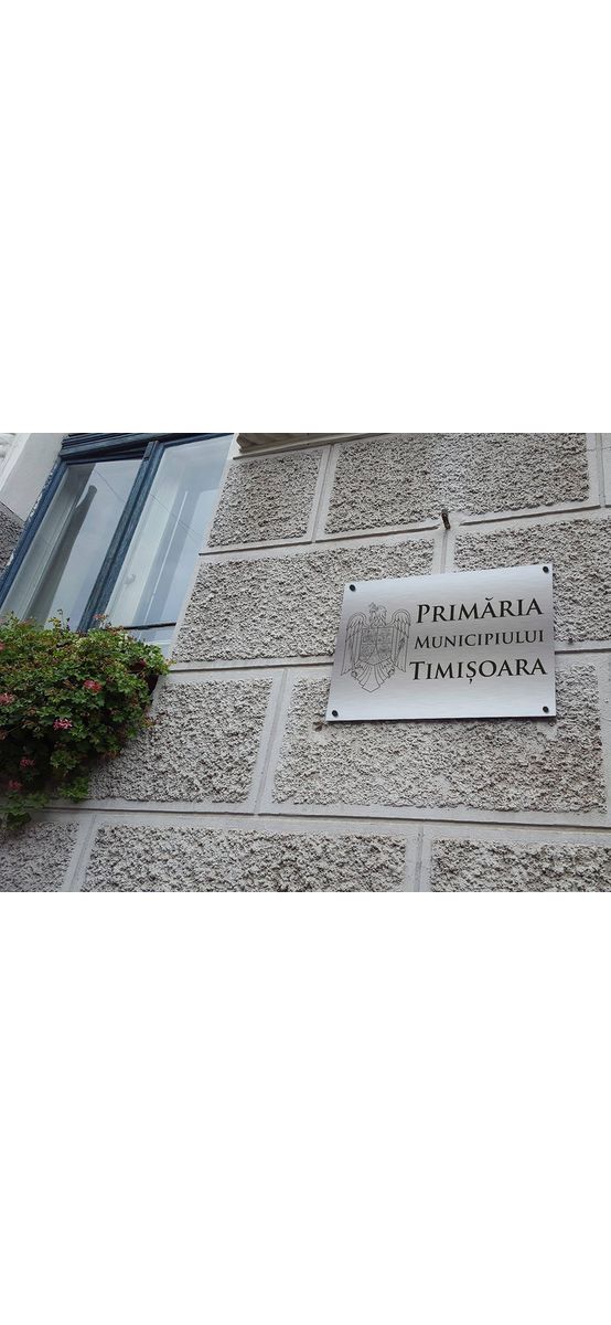 Plăcuță gravată din bond argintiu pentru instituții publice, primării, cu text personalizat și siglă