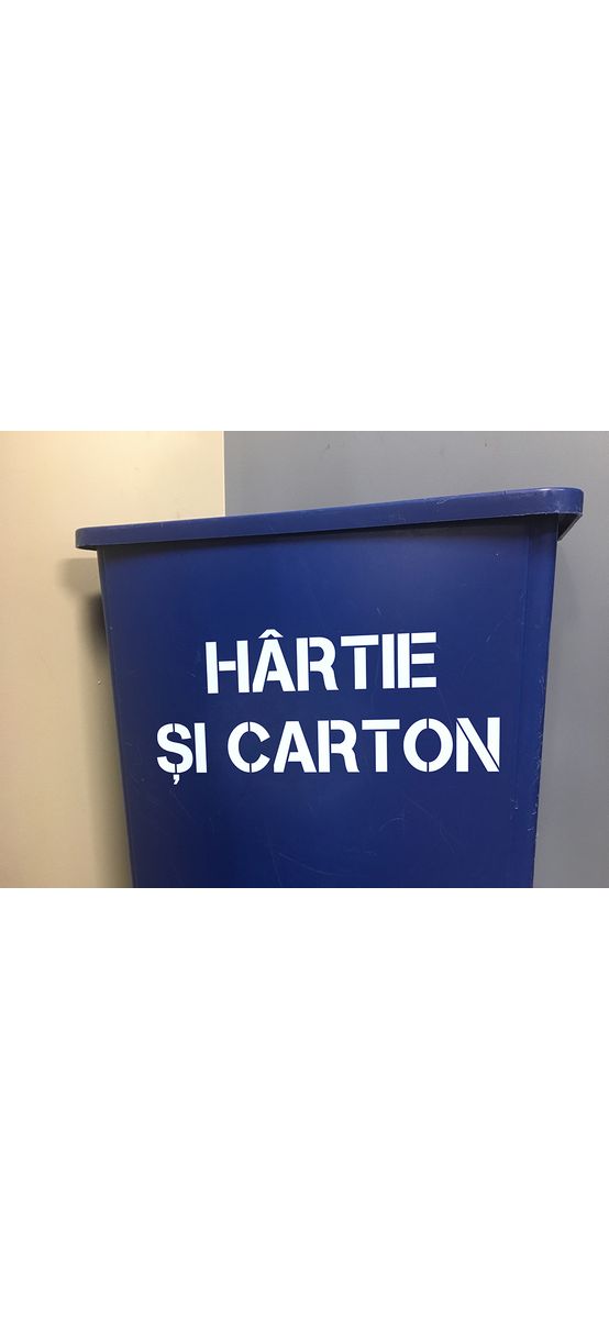 Șablon reutilizabil cu mesajul Hârtie și carton pentru colectarea selectivă a deșeurilor pentru containere, tomberoane și pubele, dimensiune la comandă