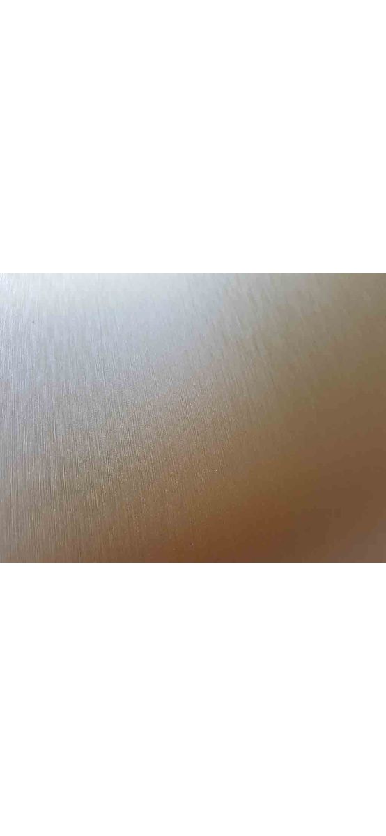 Autocolant auriu mat cu efect metalic Brushed, folie autoadezivă bubblefree, rolă de 152x250 cm, cu racletă pentru aplicare