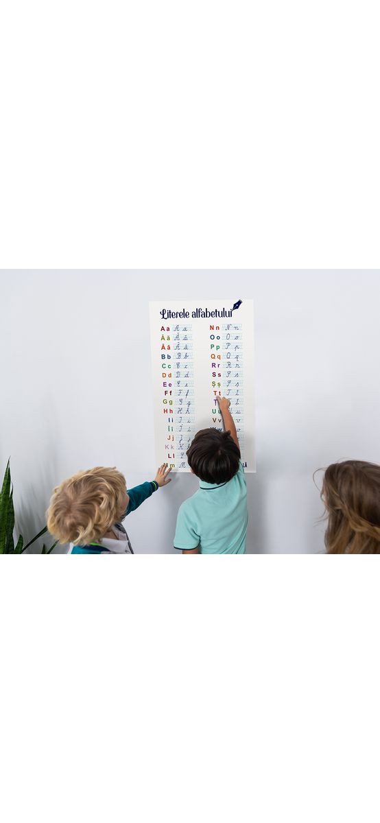 Autocolant educativ cu Literele alfabetului, Folina, rola de 60x100 cm, racletă de aplicare inclusă