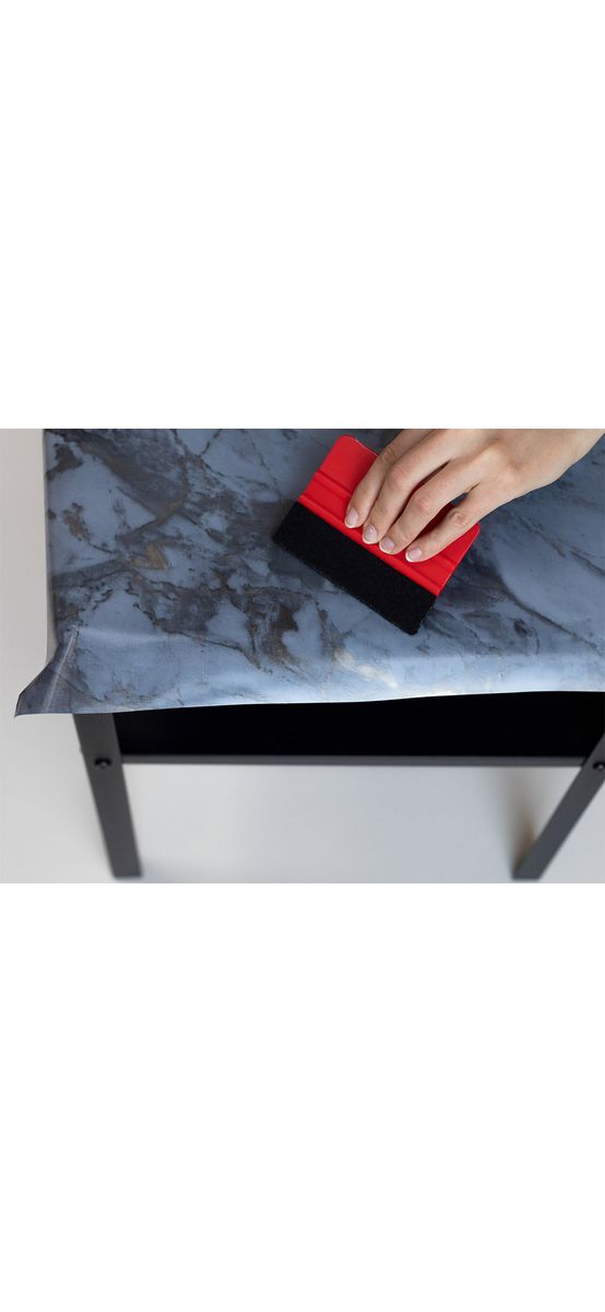 Autocolant mobilă imitaţie marmură Romeo Gold, d-c-fix, rolă de 67x500 cm, cu racletă şi cutter