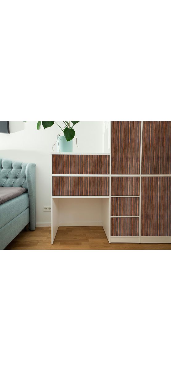 Autocolant mobilă imitatie lemn Ebony – 60x200 cm, autoadeziv, lucios
