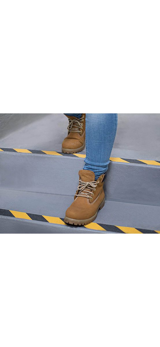 Bandă antialunecare, antiderapantă,  autoadezivă cu granulație grosieră, culoare negru cu galben, ideală pentru scări și podele, rolă 5 cm x 5 m