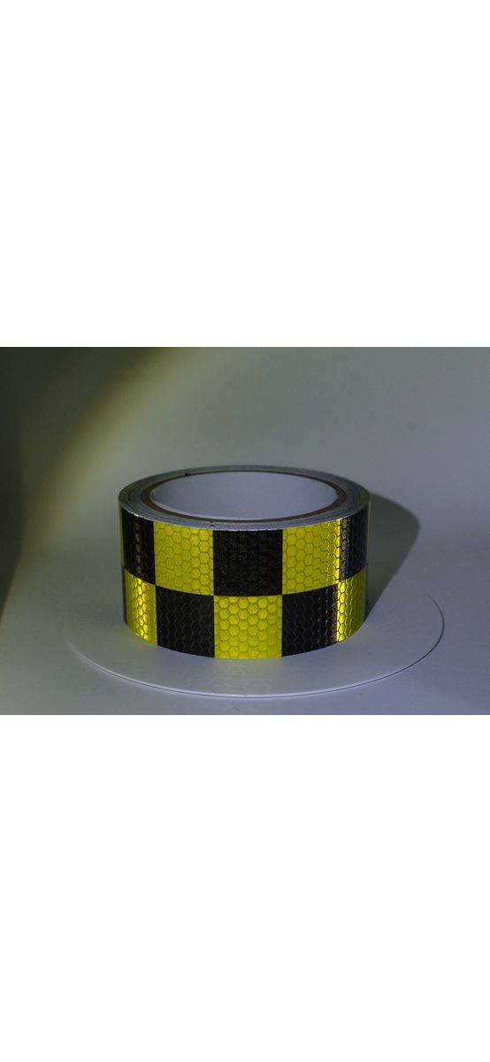 Bandă reflectorizantă autoadezivă de marcaj contur cu pătrate de culoare galben-negru pentru siguranța rutieră, rolă 5 cm x 5 m