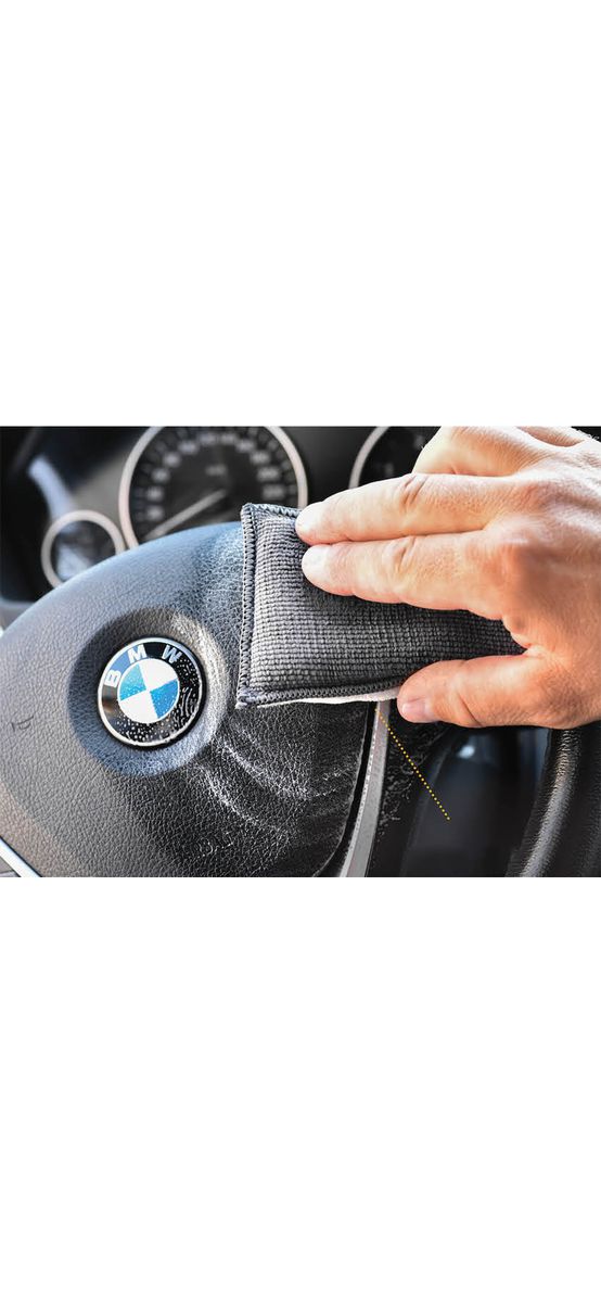 Burete din microfibră cu dublă față pentru curățarea interioarelor auto