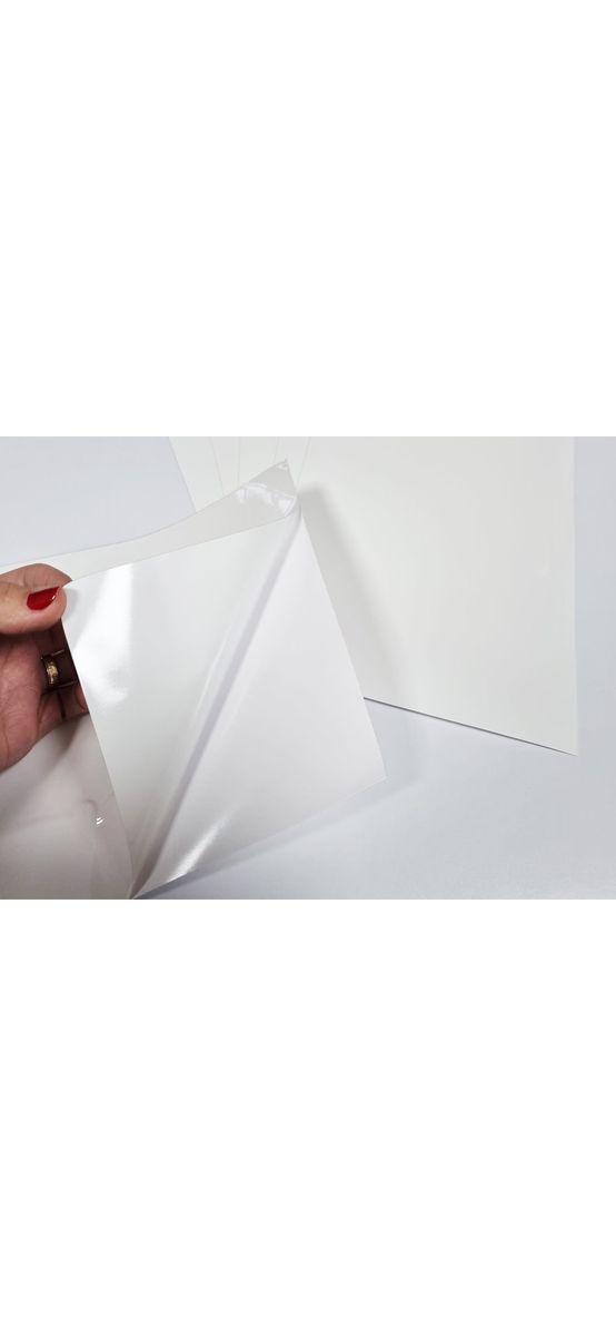 Set 5 coli A4 folie autoadezivă tip tablă de scris whiteboard şi 3 markere colorate