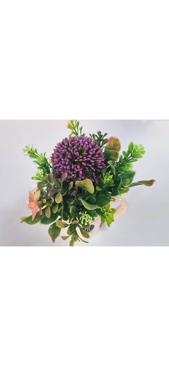 Flori artificiale mov, Folina, aranjament în stropitoare din ceramică albă, 12 cm înălţime