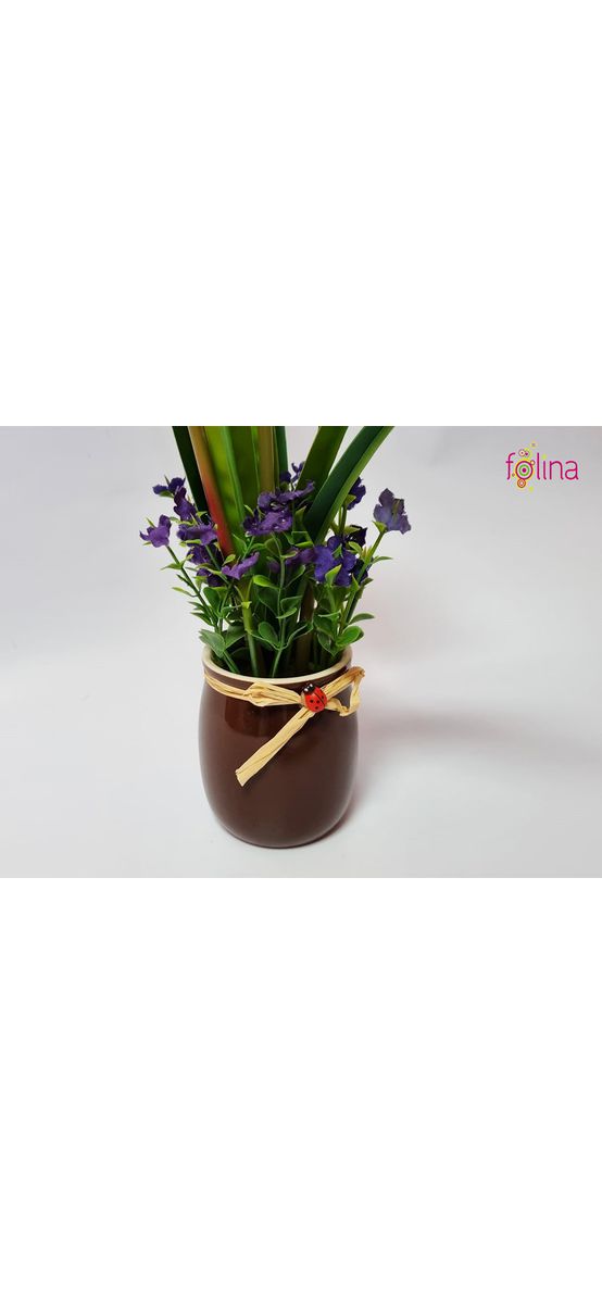 Decoraţiune cu lalele artificiale roşii în vas ceramic maro