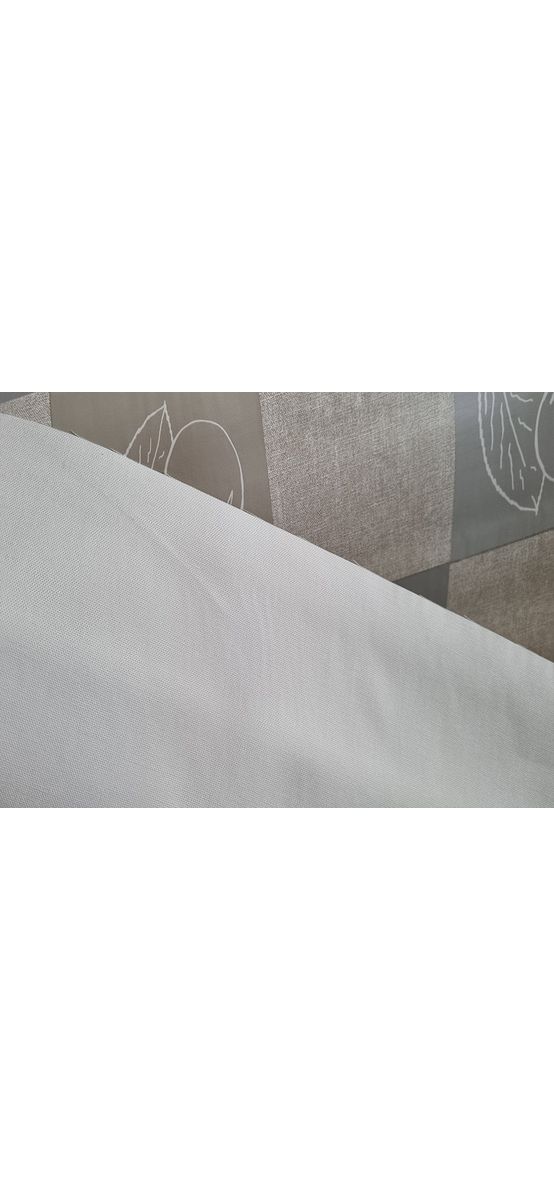 Faţă de masă impermeabilă Bergamo Kira, d-c-fix, bej cu imprimeu pătrate şi cireşe, 138 cm lăţime