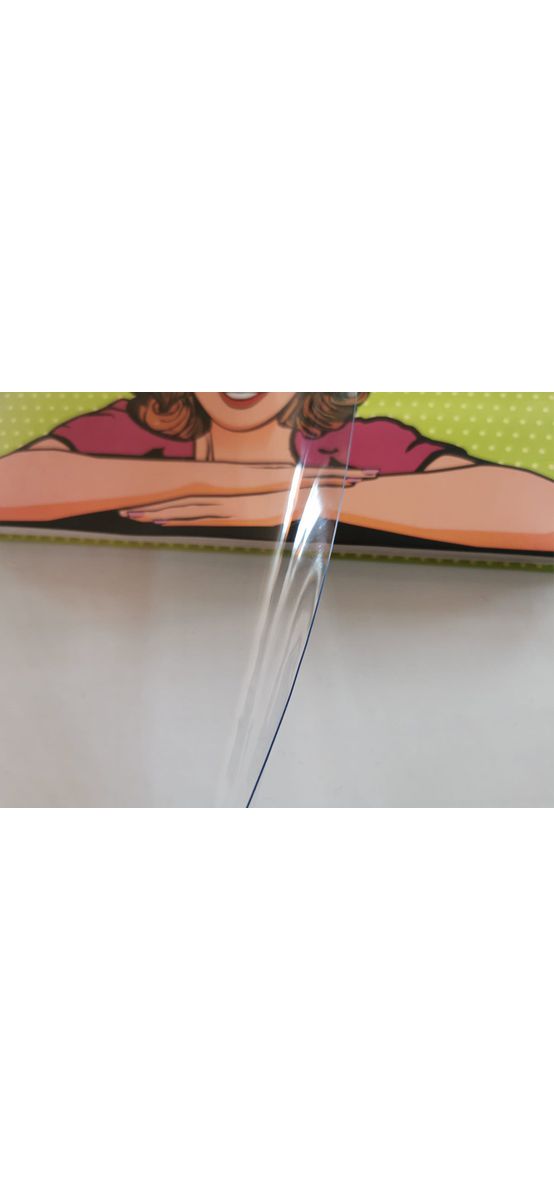 Folie protecţie din PVC 0.4 mm transparent, fără adeziv, o tentă ușor albăstruie, 137 cm lăţime