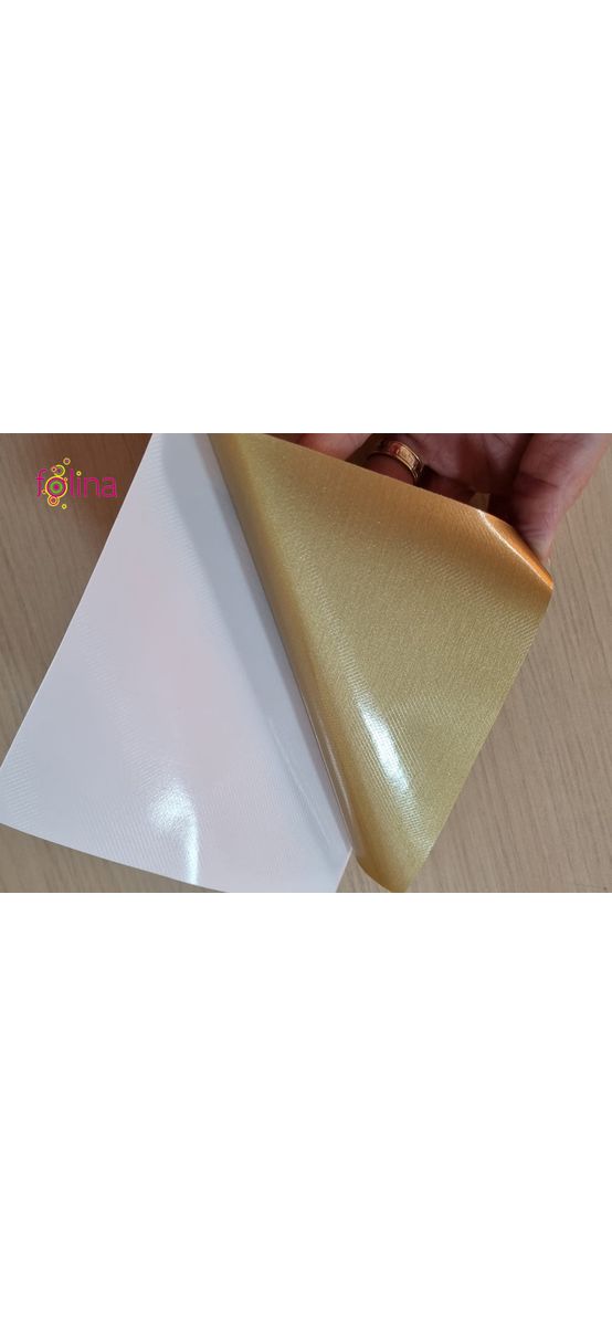 Autocolant auriu mat cu efect metalic Brushed, folie autoadezivă bubblefree, rolă de 152x250 cm, cu racletă pentru aplicare