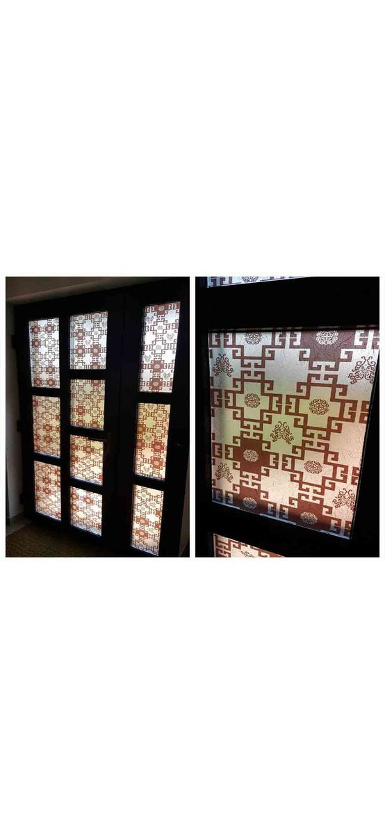 Folie geam autoadezivă, Folina Erra Brown, sablare cu model geometric maro, 90 cm lăţime