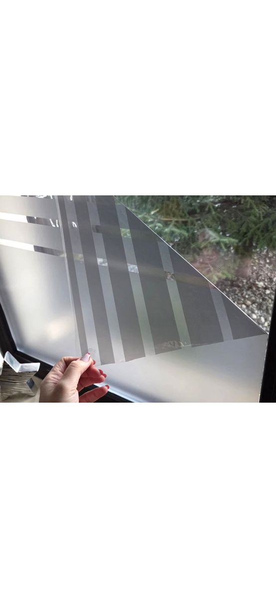 Folie geam autoadezivă sablare gri, PET transparent cu dungi decorative – lățime 60 cm, vânzare la metru liniar