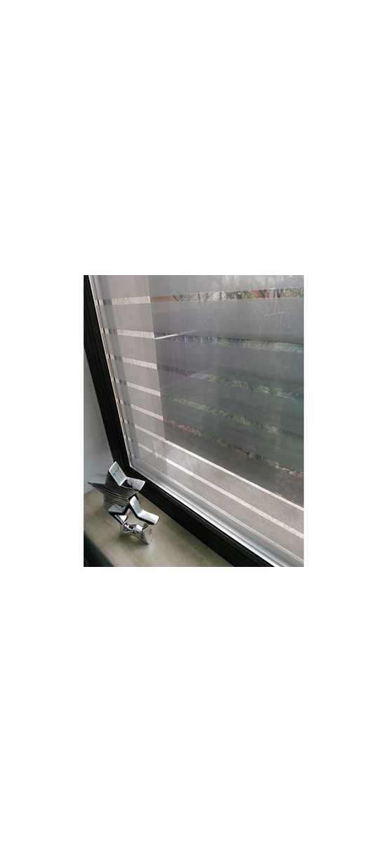 Folie geam autoadezivă Martin, transparentă cu dungi argintii orizontale, 120 cm lăţime