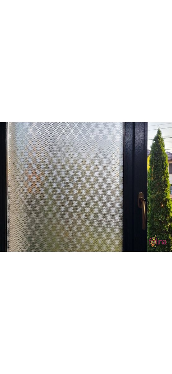 Folie geam autoadezivă, Folina, sablare cu model romburi stilizate translucide, 120 cm lăţime