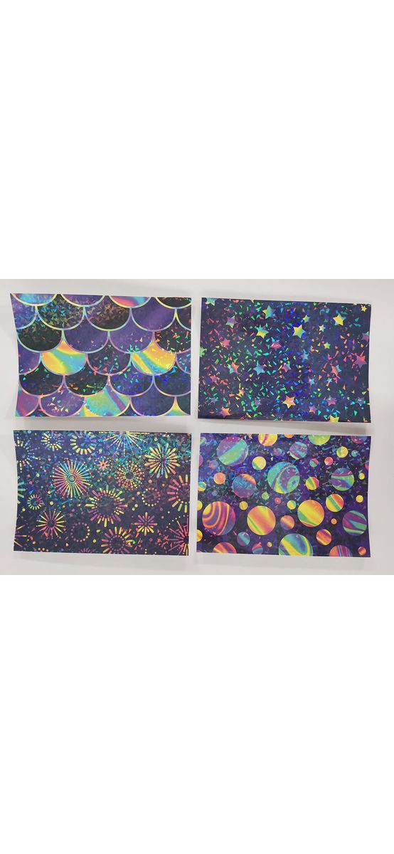 Set 12 coli A4 Folie holografică, autoadezive, diferite modele multicolore, racletă de aplicare inclusă.