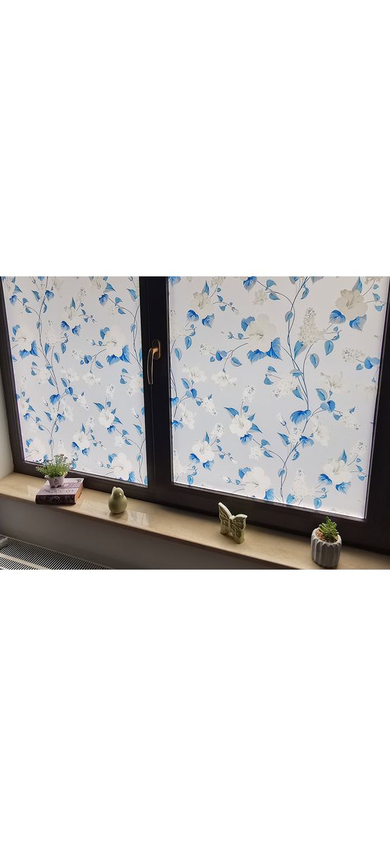 Folie geam autoadezivă, Folina, sablare lăptoasă cu imprimeu floral albastru, 152x200 cm, racletă inclusă