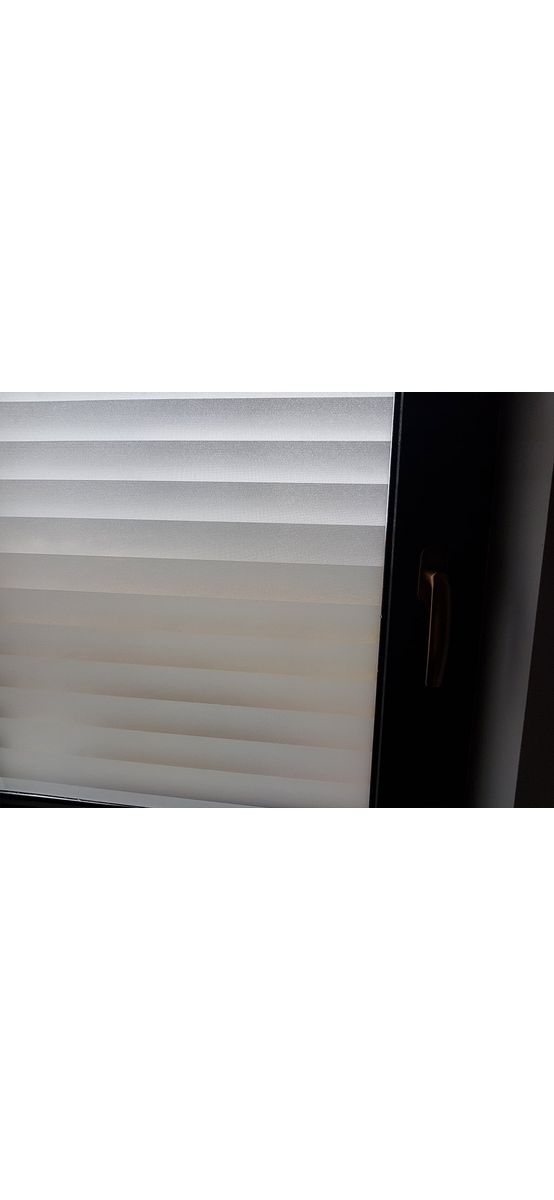 Folie geam autoadezivă Jaluzele, Folina, sablare cu dungi verticale albe, 90 cm lăţime