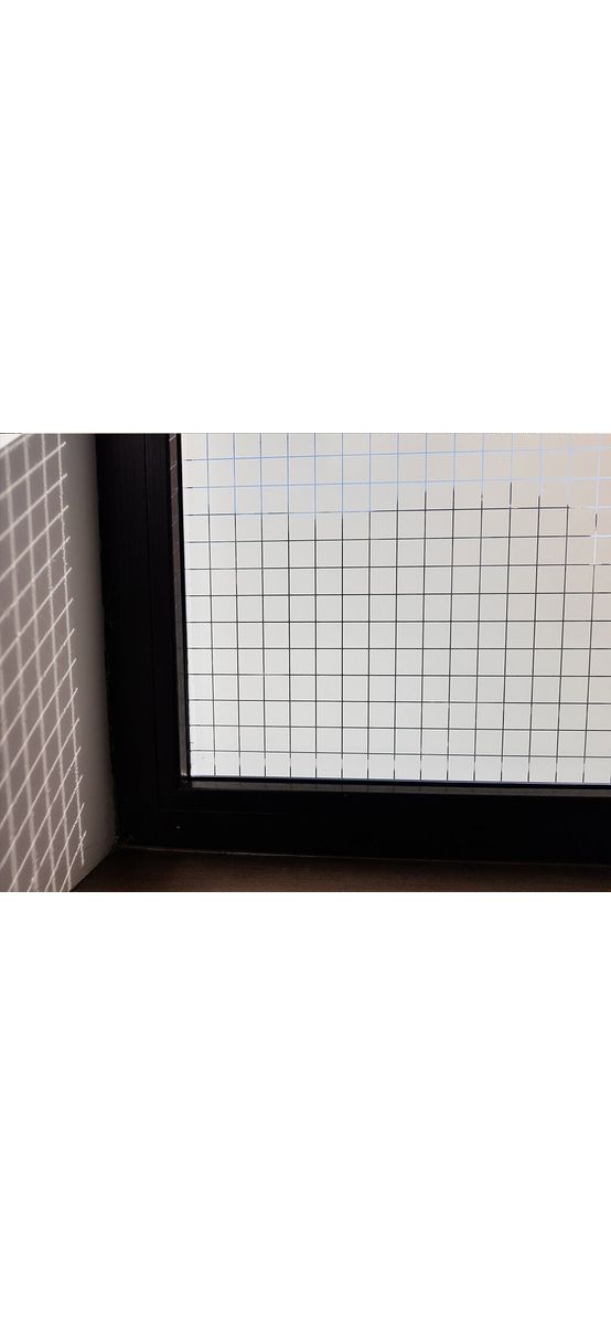 Folie geam autoadezivă Office Square, Folina, sablare cu model cu pătrate albe, 122 cm lăţime