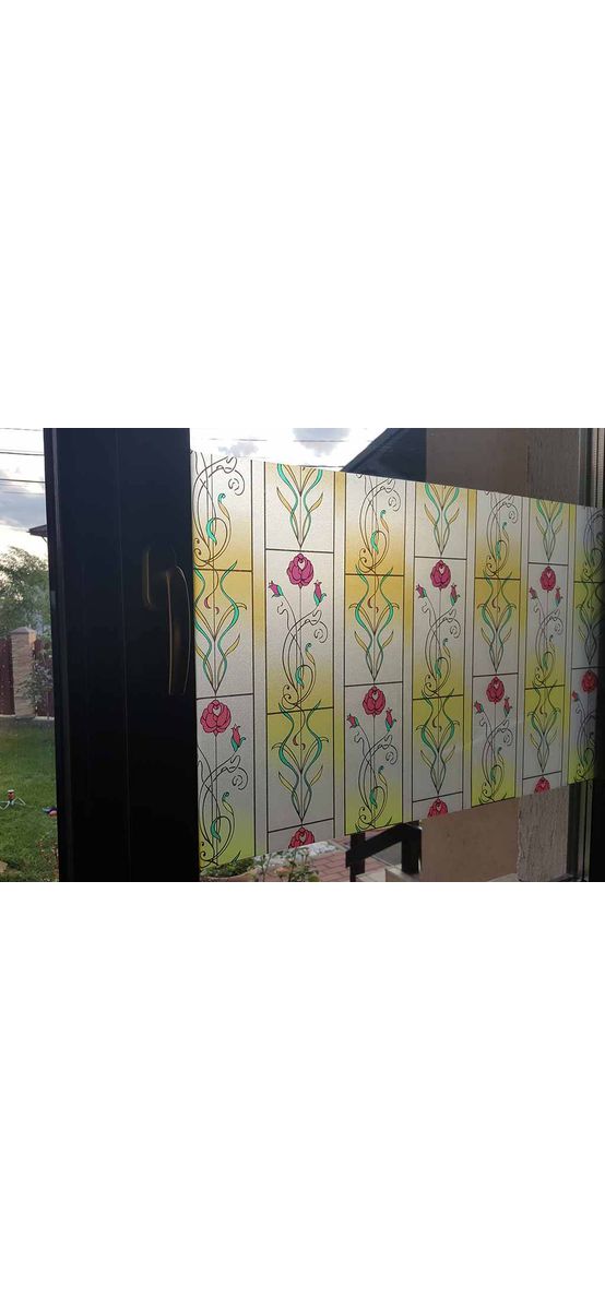 Folie geam autoadezivă, Folina, sablare tip vitraliu clasic, 90 cm lățimea rolei
