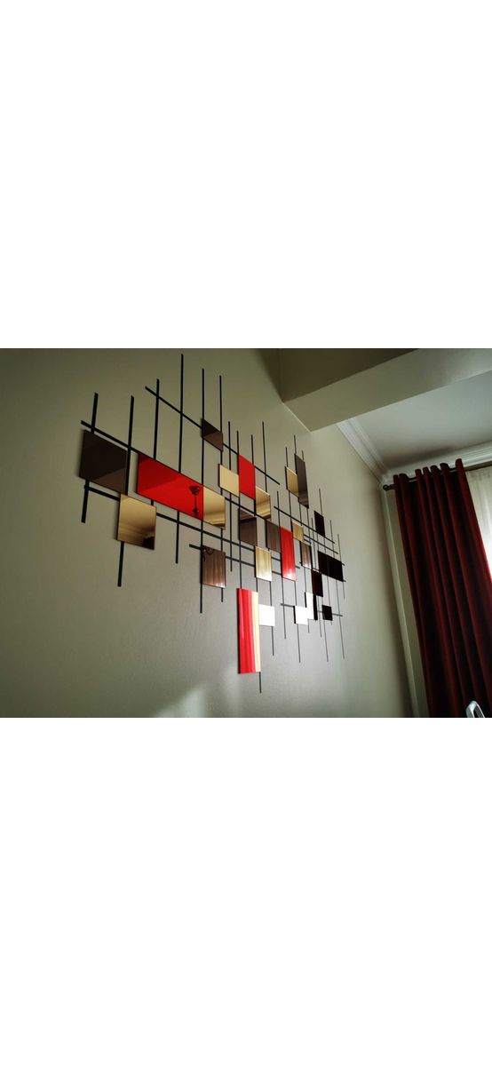 Decoraţiune perete Evora, din oglindă acrilică bronz, aurie şi roşie, design modern