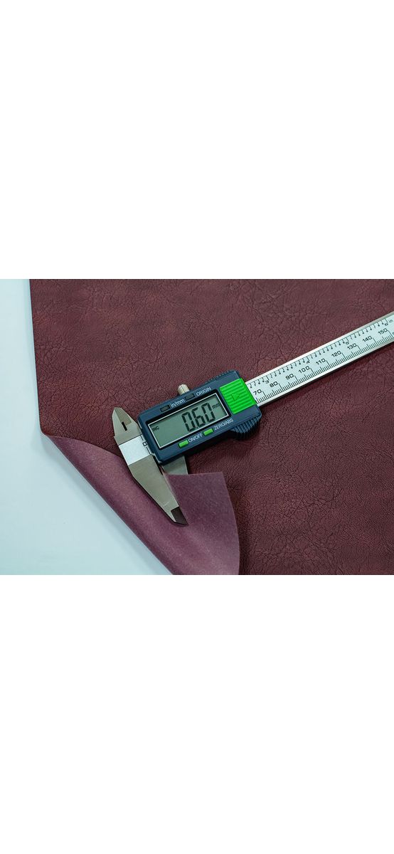 Piele artificială culoare vișinie, aspect natural, grosime 0,6 mm, fără adeziv, lățime 140 cm