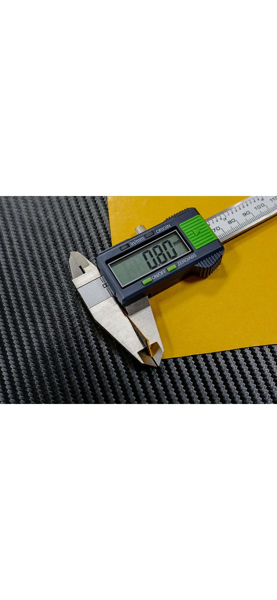 Piele artificială neagră embosată tip carbon 3D pe suport textil din microfibră, autoadezivă, 138 cm lațime