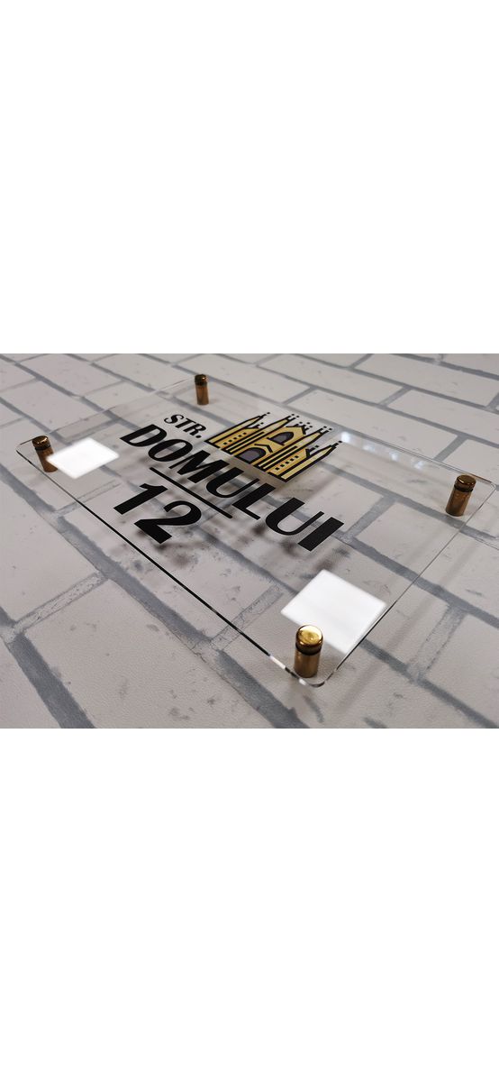 Plăcuță indicatoare personalizată cu nume sau logo, distanțiere incluse