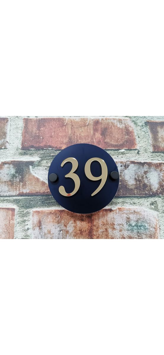 Plăcuţă cu număr casă, din bond, personalizată, cu 2 distanțiere incluse