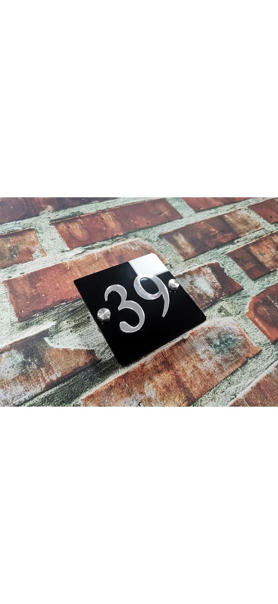 Plăcuţă cu număr casă, din acril, personalizată, cu 2 distanțiere incluse