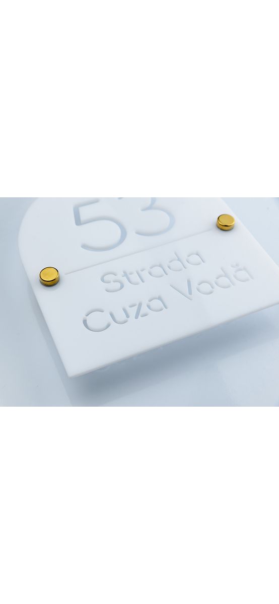 Plăcuță număr și adresă casă din plexiglass, cu text personalizat prin decupare