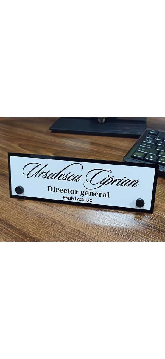 Plăcuță pentru birou, model din două straturi cu text personalizat imprimat la UV, 20x7 cm