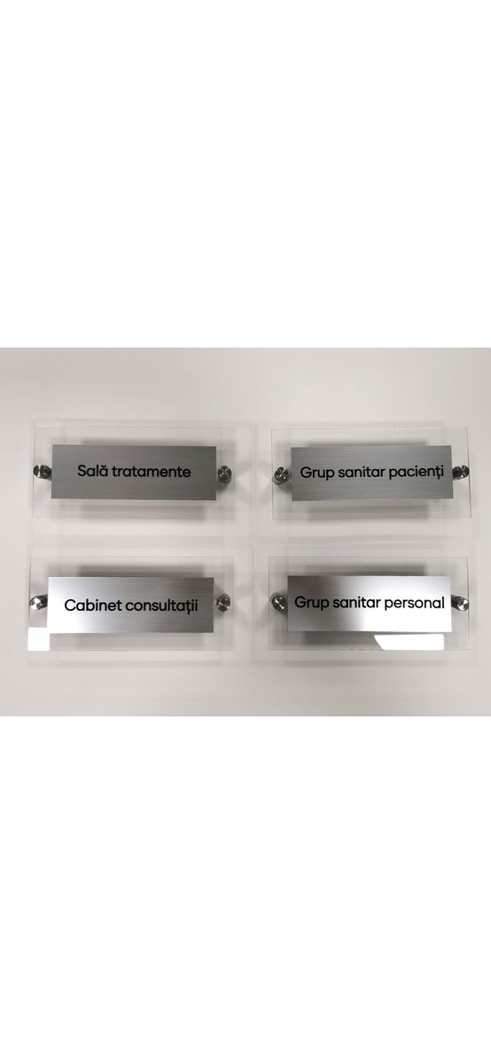 Plăcuță personalizată din bond gravat pe suport din plexiglass, cu text personalizat