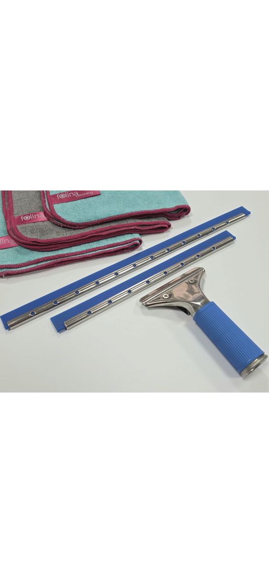 Set 3 lavete microfibră şi racletă pentru curăţarea geamurilor