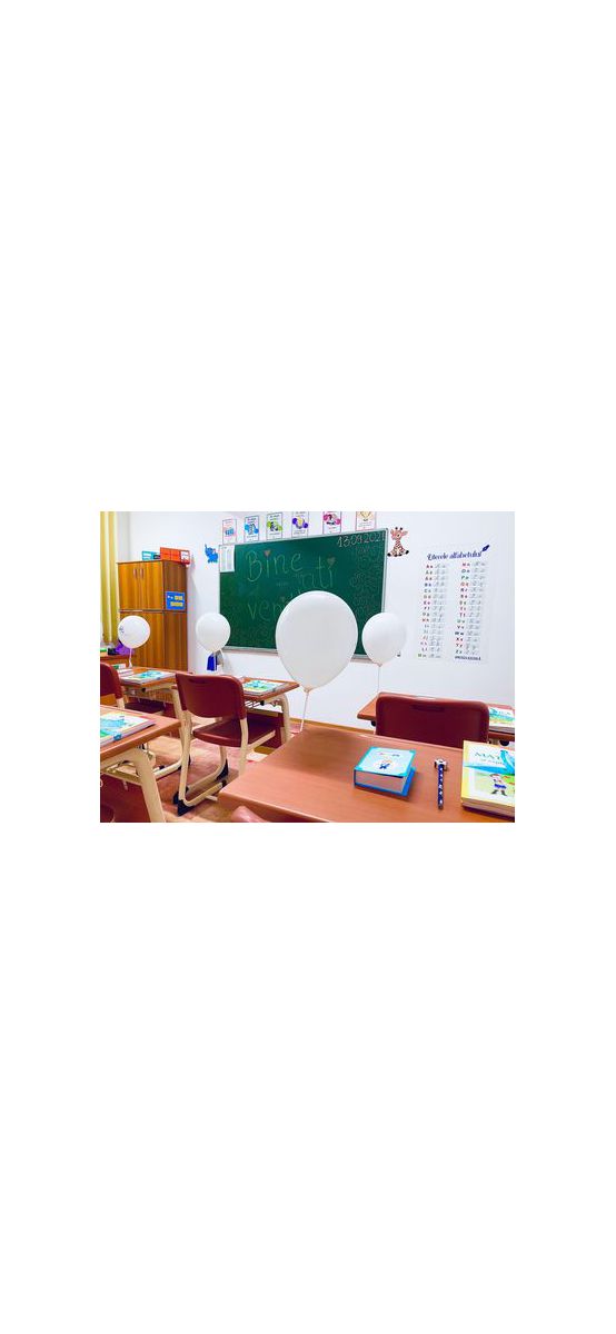 Autocolant Literele alfabetului, Folina, rola de 60x100 cm, racletă de aplicare inclusă