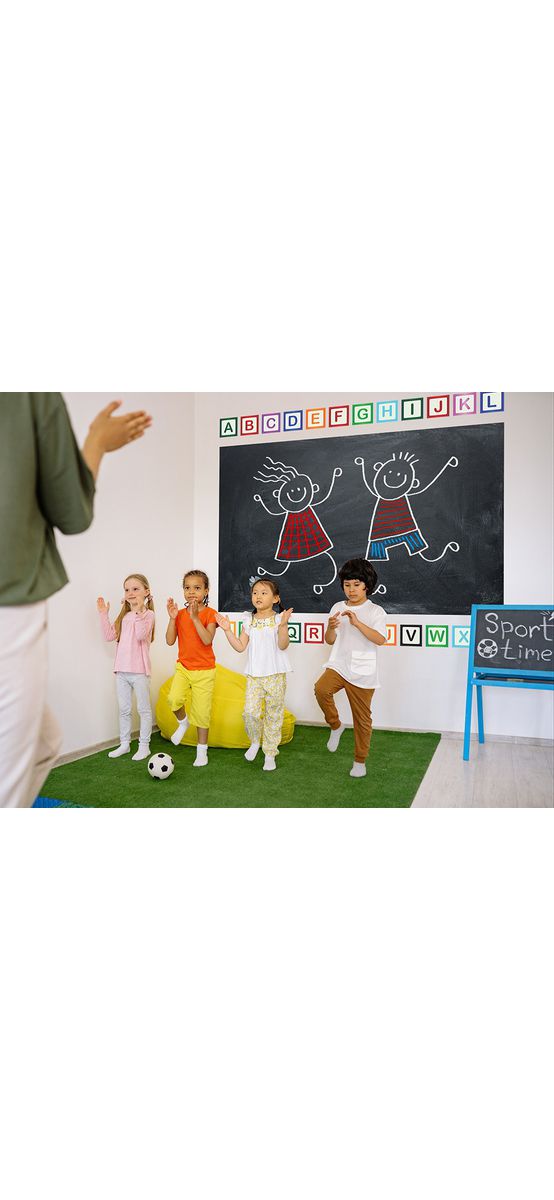 Set autocolant tablă de scris neagră şi sticker alfabet, Folina EDU74, decor pentru grădiniţe şi şcoli