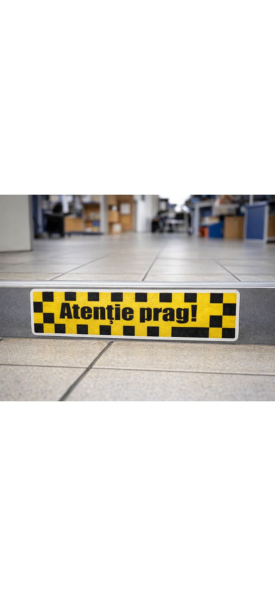 Sticker antiderapant podea „Atenție la prag” pentru scări și praguri – 50x13 cm, set 2 buc