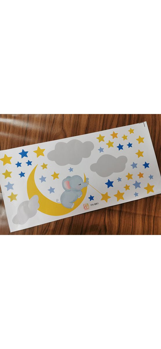 Sticker cameră bebe, Elefantul somnoros, racletă de aplicare inclusă.
