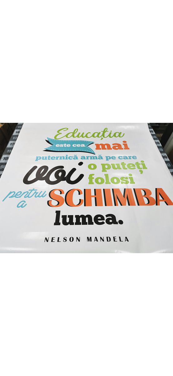 Sticker educațional citat Nelson Mandela despre educație, decorațiune pentru școli și grădinițe, multicolor, 120x120 cm, racletă de aplicare inclusă