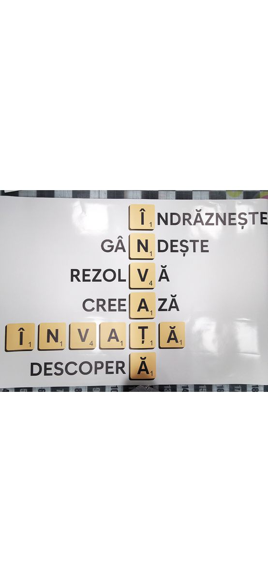 Sticker educațional scrubble cuvinte încrucișate, decorațiune pentru școli, 100x150 cm, racletă de aplicare inclusă