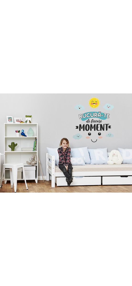 Sticker cu mesaj 'Bucură-te de fiecare moment', decorațiune pentru școli și grădinițe sau camera copiilor, 100x100 cm, racletă de aplicare inclusă