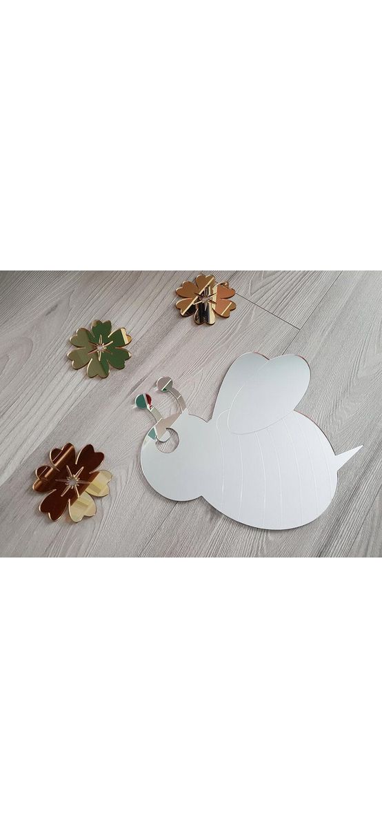 Sticker oglindă Albină şi flori aurii