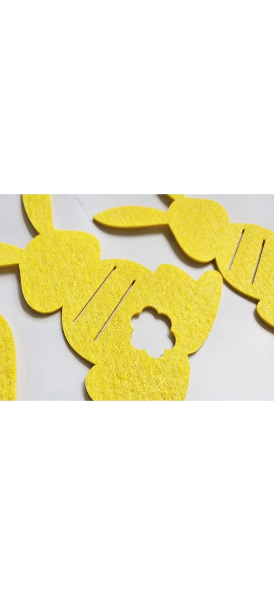 Suport decorativ pentru tacâmuri, iepuraşi din pâslă galbenă, set 4 bucăţi