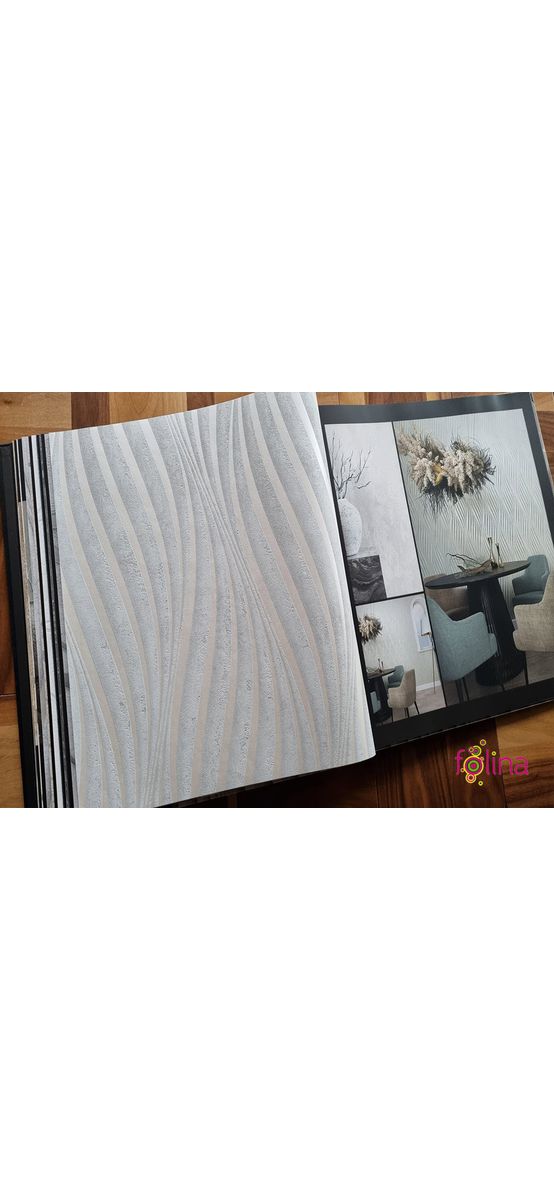 Tapet gri deschis cu model dungi şerpuite argintii, Marburg City Glow 34260