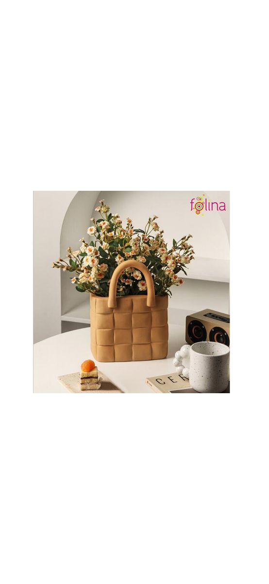 Vază ceramică bej în formă de geantă