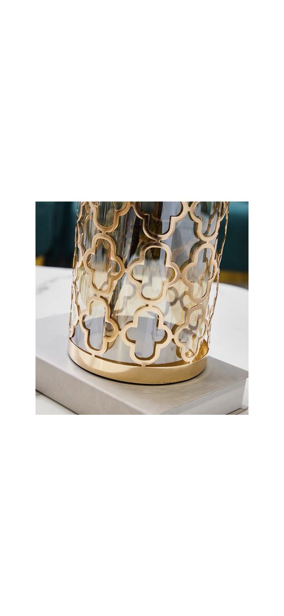 Vază decorativă din sticlă cu suport metalic auriu, pentru flori sau lumânări, 20 cm înălţime